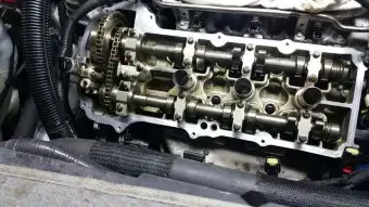 Ford 3.5L DOHC cylinder head installation