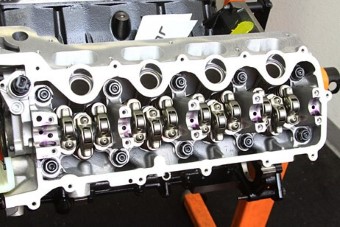 Ford 4.6L cylinder head installation